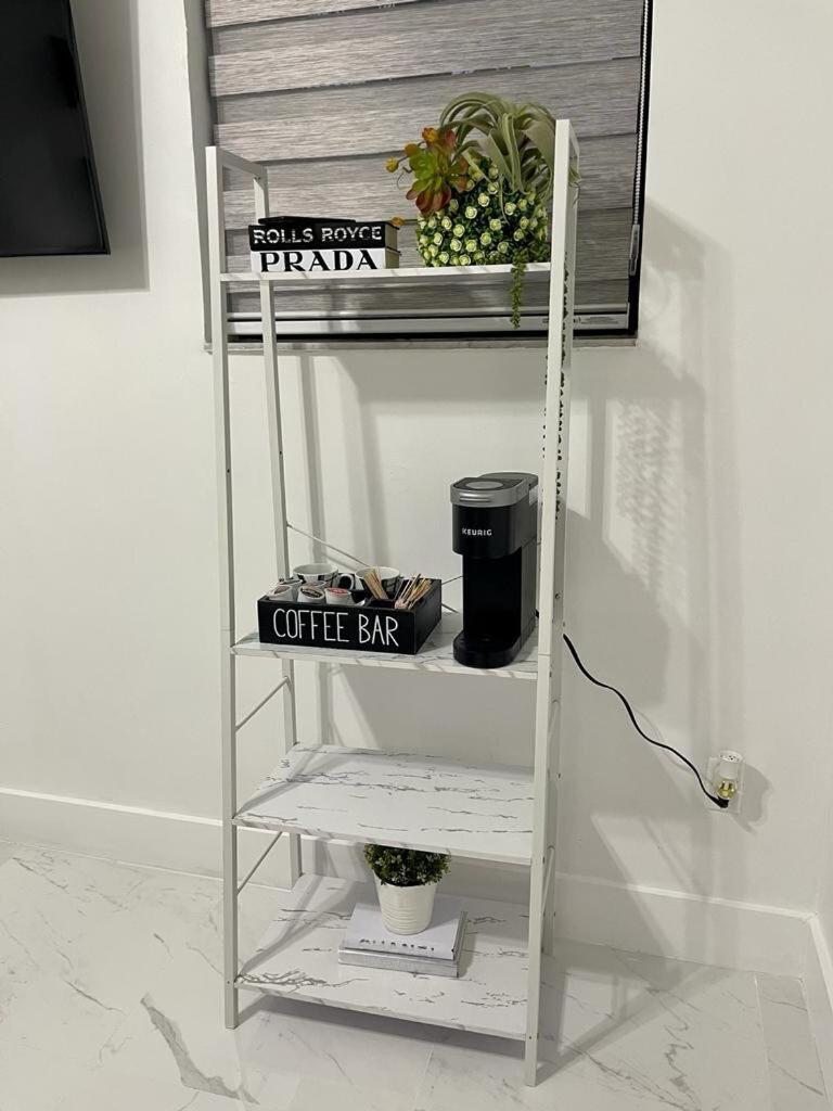 Cozy Studio, Prime Location, Remodeled, 1 Parking West Palm Beach Exterior foto